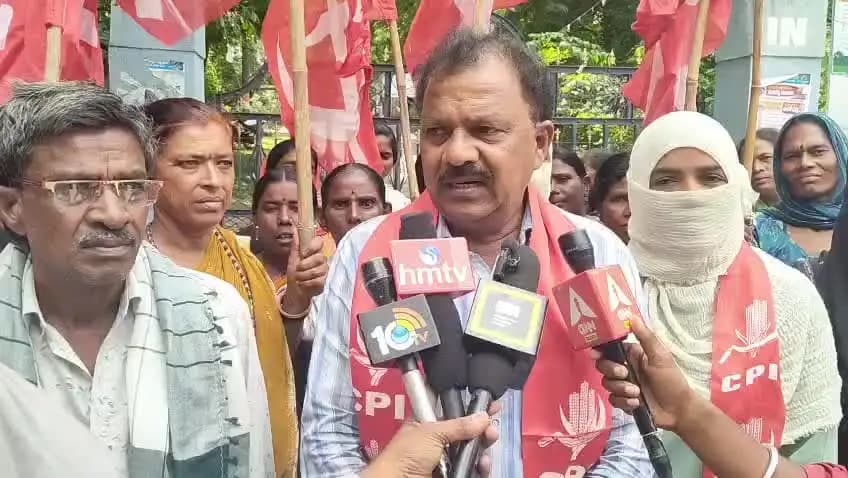 అదిలాబాద్ అర్బన్: ఆదిలాబాద్లోని నిషాన్ ఘాట్ 170 కాలనీలకు మౌలిక వసతులు కల్పించాలి :సీపీఐ జిల్లా కార్యదర్శి ప్రభాకర్ రెడ్డి
