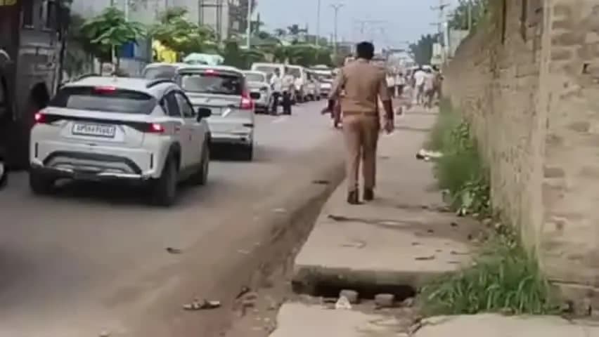 नौतनवा: सोनौली में आठ किमी लंबी ट्रकों की कतार