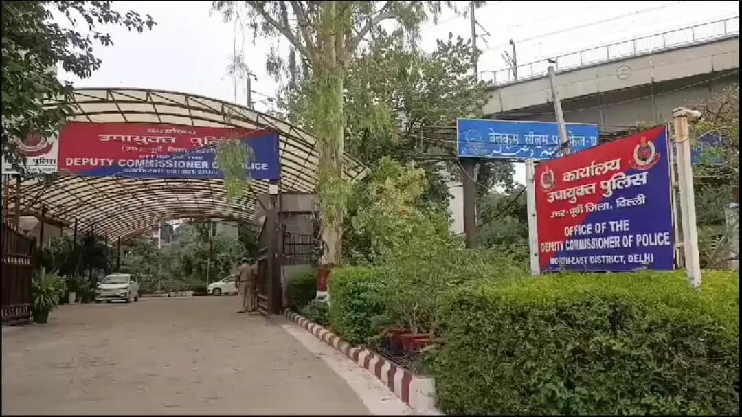 यमुना विहार: घोंडा में घर में घुसे 3 बदमाशों ने पिस्टल दिखाकर ₹1 लाख लूटे, युवक के सिर पर वार किए