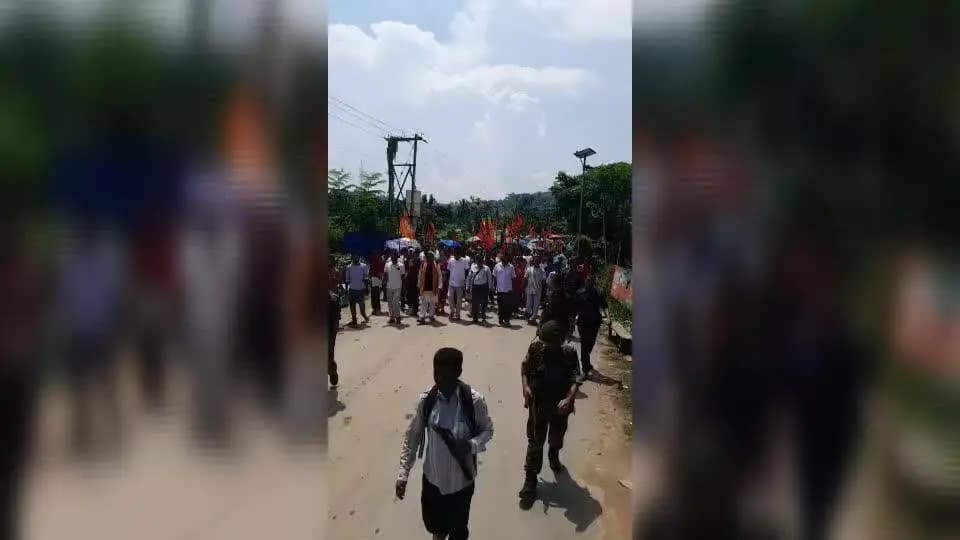 করবুক: করবুক বাজারে ভারতের জনতা পার্টি ভিসি নির্বাচনকে কেন্দ্র করে মিছিল সংঘটিত হয়