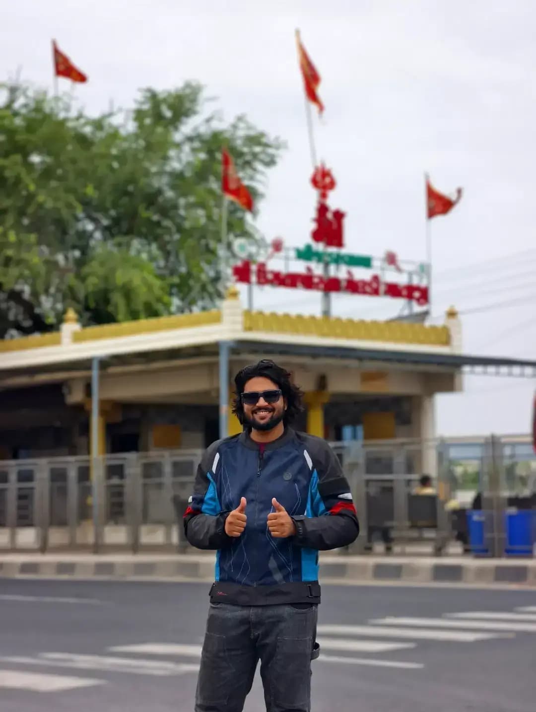 Ugarapor Meldi Mataji Temple, near Bavla, Ahmedabad
#ugtapor_ni_meldi #ugtapor_ni_meldi🙏🏻🦁❤️🌍🚩 #bavla #ahmedabad #gujjurider