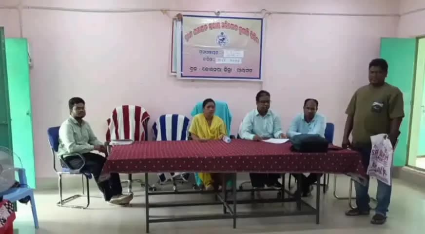 ରାୟଗଡା: କୋଲନରା ବ୍ଲକର ଦୁନ୍ଦୁଲି ଗ୍ରାମପଂଚାୟତ କାର୍ଯ୍ୟାଳୟ ପରିସରରେ ଗ୍ରାମପଂଚାୟତ ସ୍ତରୀୟ ଅଭିଯୋଗ ଶୁଣାଣି ଶିବିର ଅନୁଷ୍ଠିତ