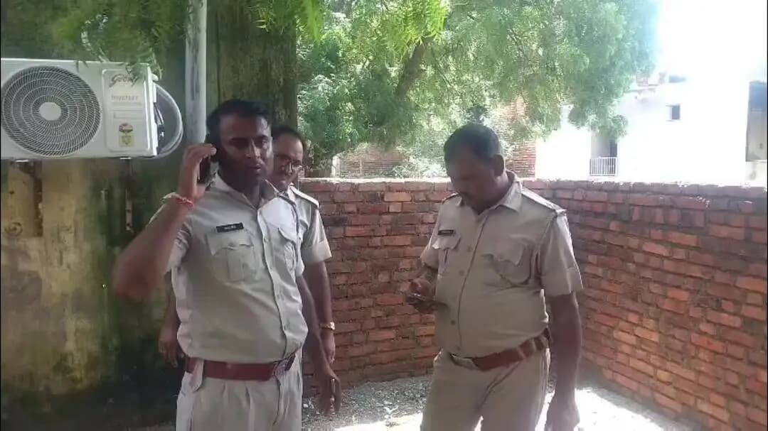 केशोरायपाटन: कापरेन में कोडकया मोड़ के समीप रेलवे ट्रैक के पास अधेड़ का 10 दिन पुराना शव मिलने से फैली सनसनी, पुलिस जांच में जुटी
