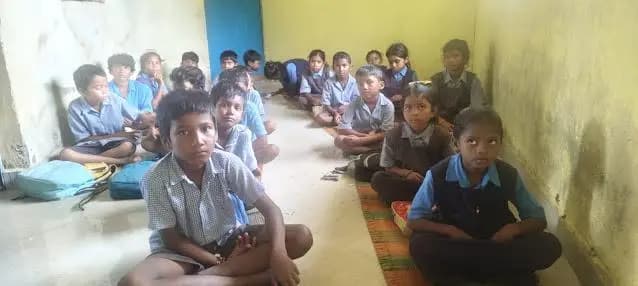देवभोग: देवभोग के सरगीबाहली स्कूल भवन को लेकर राहत, अब बच्चों की पढ़ाई पंचायत भवन में