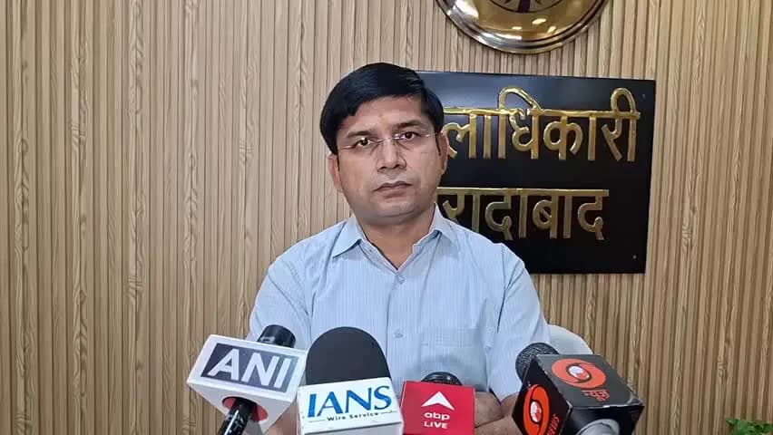 मुरादाबाद: रामगंगा नदी के बढ़ते जलस्तर को लेकर जिला अधिकारी राजेंद्र पेंसिया ने दी जानकारी