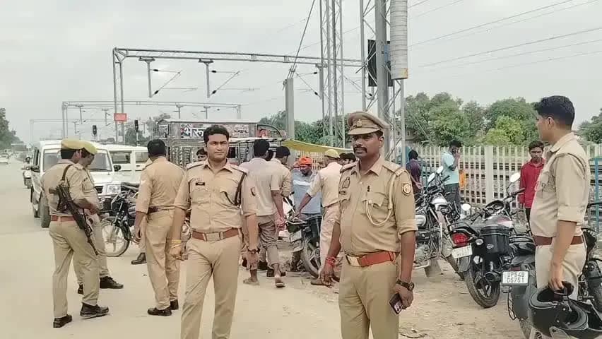 गाज़ीपुर: पुलिस का ताबड़तोड़ एक्शन, 18 बाइक सीज, बिना हेलमेट और ट्रिपल राइडिंग वालों पर चला हंटर