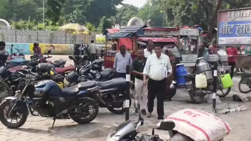 बसंतपुर: एसडीएम के निर्देशानुसार खाद्य संरक्षण पदाधिकारी ने वीरपुर में ताबड़तोड़ की छापेमारी, गोलचौक स्थित गुंजन होटल में एक्सपाय