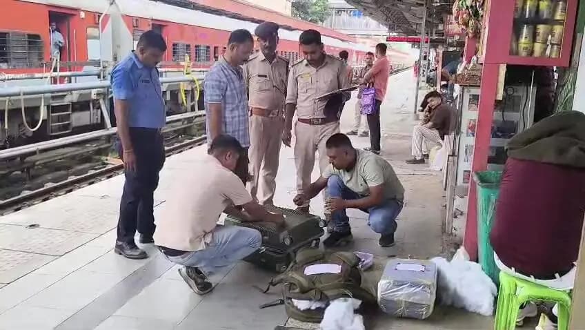 মাটিগাড়া: NJP স্টেশনে ৩৭ কেজি গাঁজা উদ্ধার, একজন গ্রেফতার