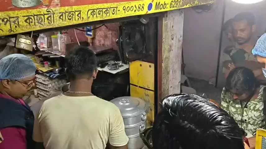 বারুইপুর: বারুইপুর খোদার বাজার রোডে জিলিপি দোকানে হানা খাদ্য সুরক্ষা দপ্তর এর আধিকারিকদের