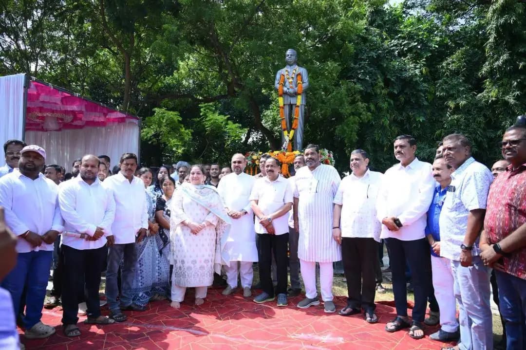 କଟକ ପୌରାଞ୍ଚଳ: କଟକର ବସନ୍ତ ବିଶ୍ୱାଳଙ୍କ 23ତମ ଶ୍ରାଦ୍ଧବାର୍ଷିକୀରେ ବଡ଼ ସମ୍ମିଳନୀ