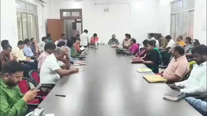 ଝାରସୁଗୁଡା: ଝାରସୁଗୁଡା ଜିଲ୍ଲାପାଳଙ୍କ ଅଭିଯୋଗ ଶୁଣାଣି ଶିବିର: ମୋଟ ୯୮ଟି ଅଭିଯୋଗ ପଞ୍ଜୀକୃତ, ଘଟଣାସ୍ଥଳରେ ୧୭ଟିର ସମାଧାନ