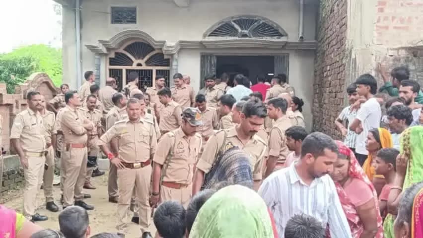 शाहगंज: पनौली गांव में सिर पर ठोस वस्तु से प्रहार कर महिला की हत्या, जेवरात गायब