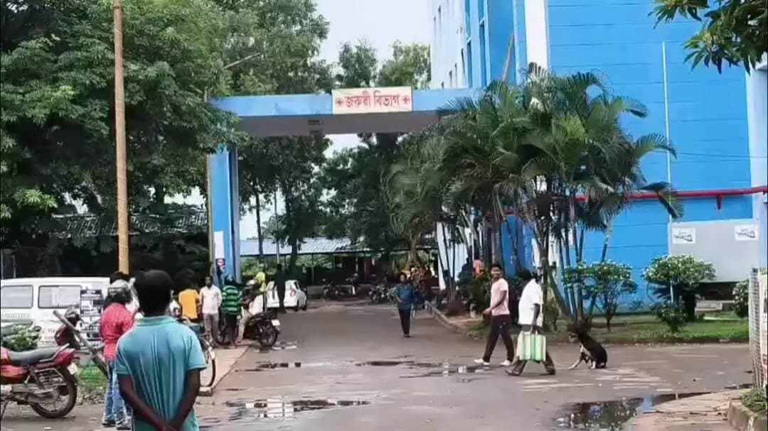 নয়াগ্রাম: নয়াগ্রামে চাষের কাজ করার সময় বজ্রাঘাতে মৃত্যু হল সোমবারি হাঁসদা নামে ভোলা গ্রামের এক মহিলার,ঘটনায় শোকের ছায়া