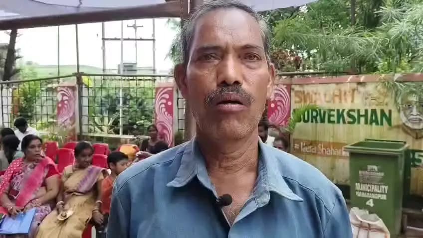 ନବରଙ୍ଗପୁର ପୋଲିସ ଷ୍ଟେସନ: ମିଥ୍ୟା କେସ ରେ ଫସେଇ ଦିଆଯାଇଥିବା ଅଭିଯୋଗ କରି ଜିଲ୍ଲାପାଳଙ୍କ ନିକଟରେ ଗୁହାରି କର ମତ ଦେଲେ ପିଏଚଡି ର କର୍ମଚାରୀ ଅଭିମନ୍ୟୁ ସାହୁ