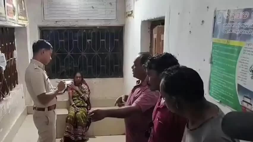 ବାଙ୍ଗିରିପୋଷି: ବାଙ୍ଗିରିପୋଷି ବ୍ଲକ ଅଞ୍ଚଳରେ ବଜ୍ରାଘାତରେ ଗଲା ଚାଷୀଙ୍କ ପ୍ରାଣ; ଅନ୍ୟ ଜଣେ ଗୁରୁତର ଅଞ୍ଚଳରେ ଶୋକର ଛାୟା