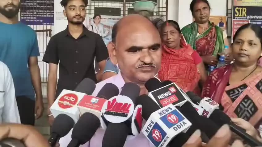 ଲଖନପୁର: ସିରିଆ ବଗିଚାରେ ବିଦେଶୀ ମଦ ଦୋକାନ କୁ ବିରୋଧ କରି ସ୍ଥାନିୟ ବାସିନ୍ଦା ଜିଲାପାଳଙ୍କ ଦ୍ୱାରସ୍ଥ