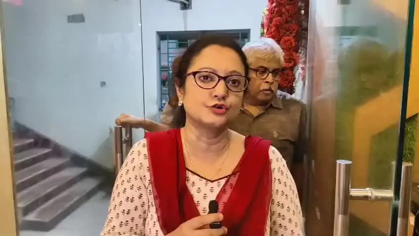 বারুইপুর: বারুইপুরে একটা রেস্টুরেন্টে হানা দেওয়ার পর কি জানালেন খাদ্য সুরক্ষা দপ্তরে আধিকারিক শুনুন