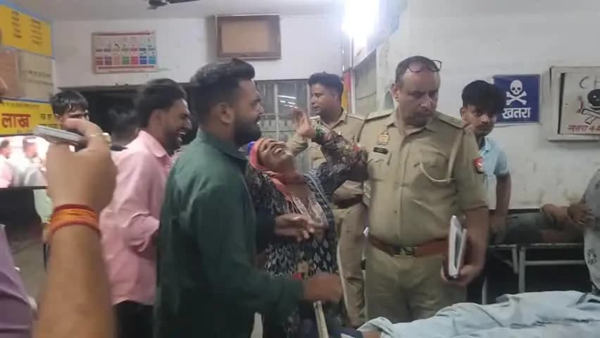 बिसौली: मुड़िया धुरकी कस्बा के पास रोडवेज बस की टक्कर से बाइक सवार तीन युवकों की मौत, परिजनों में मचा कोहराम