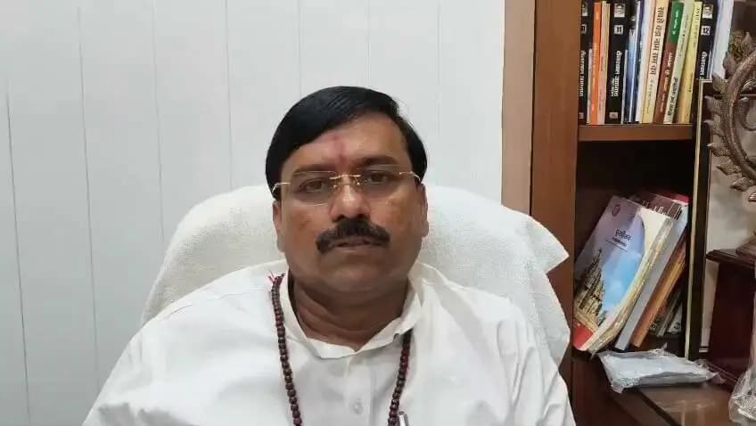 प्रदेश के संस्कृति, पर्यटन, धार्मिक न्यास एवं धर्मस्व राज्यमंत्री स्वतंत्र प्रभार धर्मेंद्र सिंह लोधी की अपील
इस गणेश चतुर्थी माटी के भगवान गणेश बनाएं और पर्यावरण संरक्षण का संदेश जन-जन तक पहुंचाएं-राज्यमंत्री श्री लोधी
आस्था के साथ प्रकृति की रक्षा करें, माटी के भगवान गणेश को घर-घर विराजमान करें।
#damoh