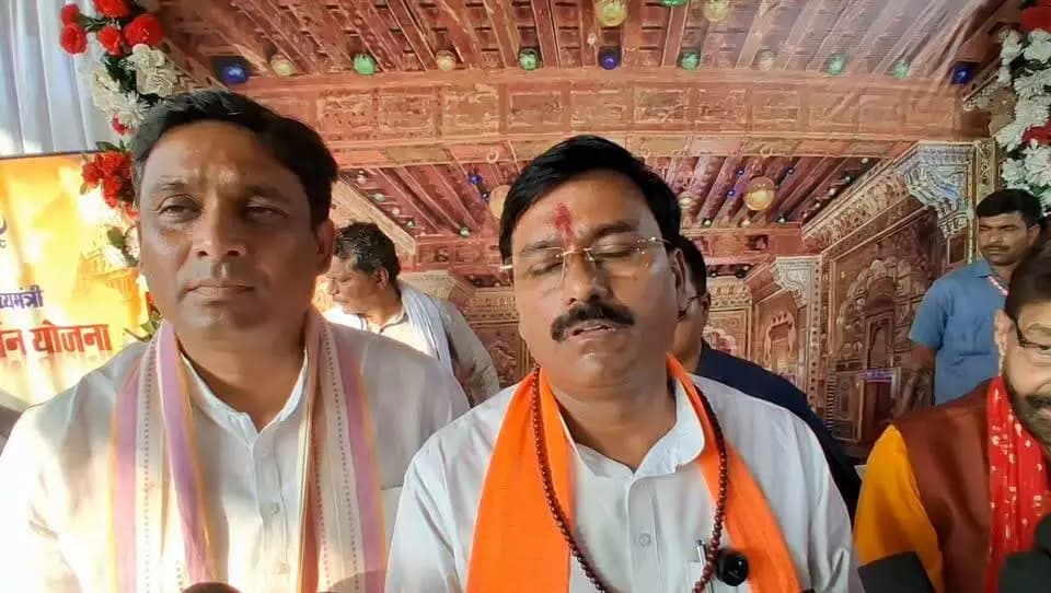 श्रवण कुमार बनकर वृद्ध माता-पिता की सेवा कर रही सरकार - राज्यमंत्री श्री लोधी