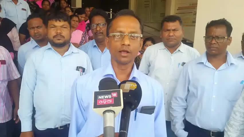ଦେବଗଡ: ଶିକ୍ଷକଙ୍କ ପଦୋନ୍ନତି ଦାବିରେ ପ୍ରତିକ୍ରିୟା ରଖିଲେ ଏନପିଏସ ଅଧିନସ୍ଥ ଦେବଗଡ ଜିଲ୍ଲା ପ୍ରାଥମିକ ଶିକ୍ଷକ ସଙ୍ଘ ସଭାପତି ତ୍ରିନାଥ ଖୁଂଟିଆ