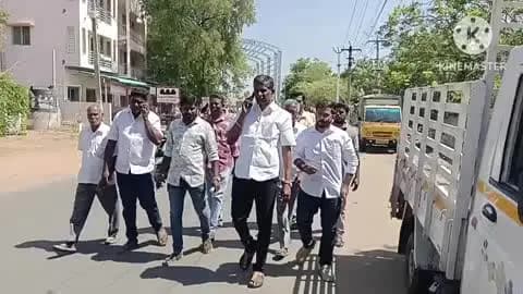மண்மங்கலம்: புகலூர் நகராட்சிக்குட்பட்ட கழிவுநீர் சுத்திகரிப்பு ஆலயம் அமைக்க எதிர்ப்பு தெரிவித்து பொதுமக்கள் மனு அளித்தனர்.
