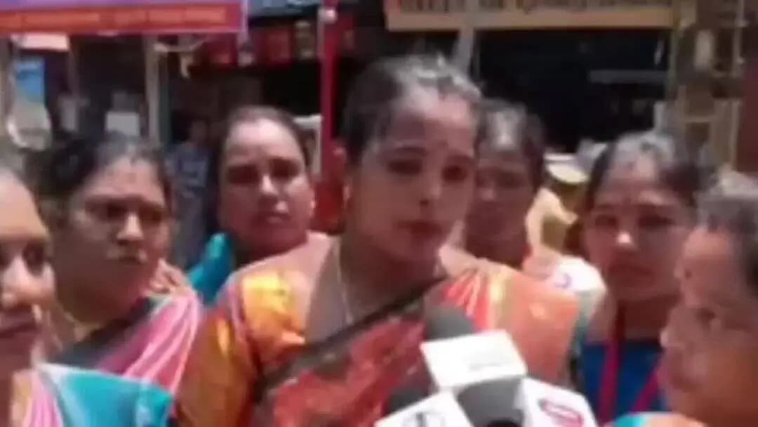திருச்சி: தமிழக முதலமைச்சரின் கோரிக்கையை நிறைவேற்றிக் கொள்ளும் TVK மாநகரப் பெண் பிரதிநிதி பேட்டி
