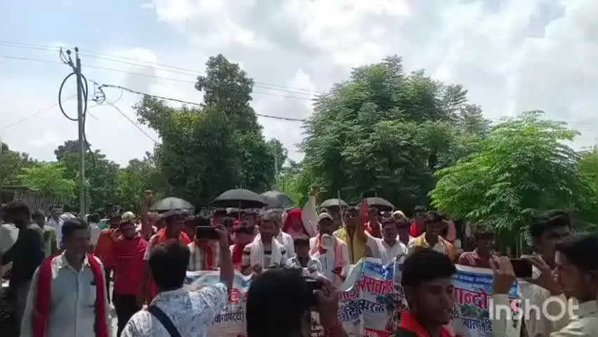 जोगापट्टी: सिसवा मंगलपुर को बाढ़ग्रस्त घोषित करने की मांग, ग्रामीणों ने योगापट्टी में 10 किमी पैदल मार्च कर किया जल सत्याग्रह