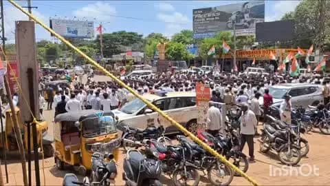వికారాబాద్: స్పీకర్ పై అనుచిత వ్యాఖ్యలు చేశారంటూ జిల్లా కేంద్రంలో కాంగ్రెస్ నాయకులు ధర్నా