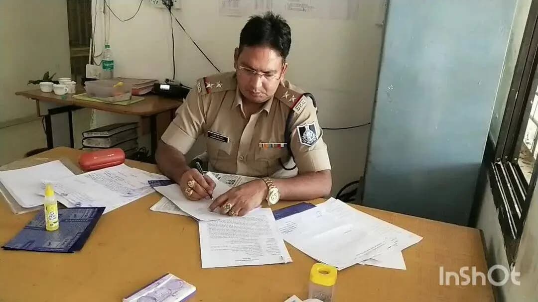 मालथोन: मालथौन वार्ड 2 में पति ने मामूली विवाद में कुल्हाड़ी से पत्नी की हत्या की, आरोपी फरार