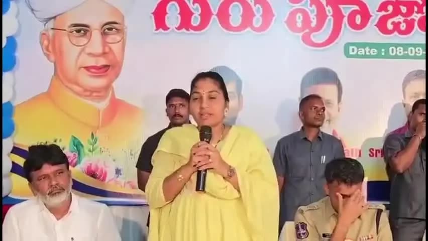 అదిలాబాద్ అర్బన్: జీవితంలో ఏరంగంలో ఎదిగినా,ఏ ఉన్నత స్థానానికి చేరుకున్నా దాని వెనుక గురువుల ఆశీస్సులే:ఆదిలాబాద్ మున్సిపల్ ఛైర్పర్సన్ అనూష