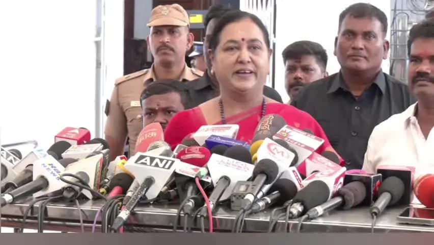 எழும்பூர்: பேரவையில் மக்கள் பிரச்சனை குறித்து பேசவில்லை - தலைமைச் செயலகத்தில் பிரேமலதா விஜயகாந்த் குற்றச்சாட்டு