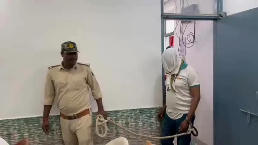 डुमरांव: कृष्णाब्रह्म थानाक्षेत्र के मध्य विद्यालय दुष्कर्म मामले में गिरफ्तारियां बढ़ीं, एसडीपीओ ने किया खुलासा