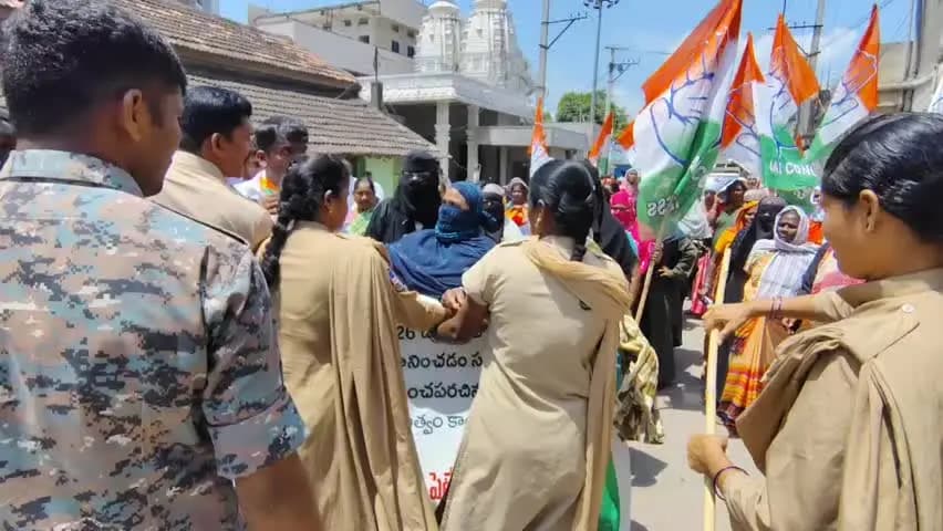 పెద్దపల్లి: మాజీ ఎమ్మెల్యే ఇల్లు ముట్టడికి యత్నం