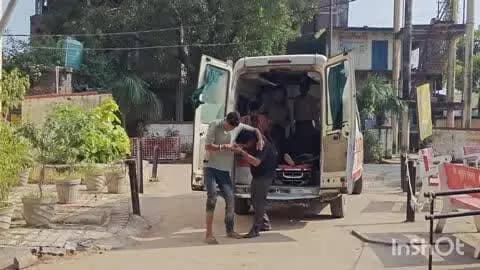 बिंदकी: अलीपुर मोड़ के समीप बाइक और साइकिल की टक्कर में तीन लोग घायल, साइकिल सवार को गंभीर हालत में मेडिकल कॉलेज रेफर किया गया