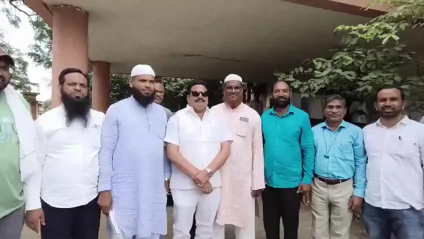 हिंगोली: हिंगोलीतील पात्र निवासी अतिक्रमणे नियमित करून नागरिकांना पट्टे हक्कपत्रे द्या राष्ट्रवादी ची मागणी