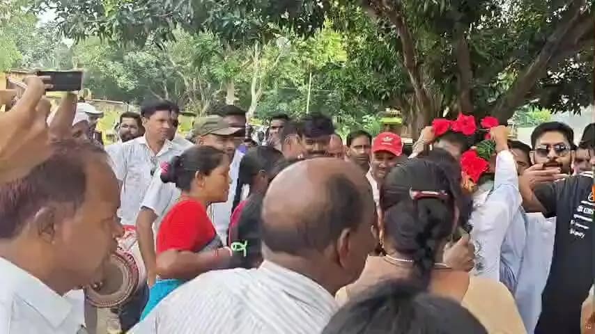 किस्को: किस्को में विधायक रामेश्वर उरांव की जनसुनवाई, अबुआ आवास, राशन कार्ड, पेंशन, जमीन संबंधी समस्याओं पर दिखी कार्यवाही