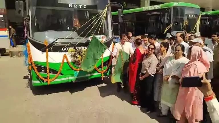 कुल्लू: कुल्लू में शामिल हुईं 15 नई इलेक्ट्रिक बसें, प्रदूषण मुक्त सफर का बड़ा कदम