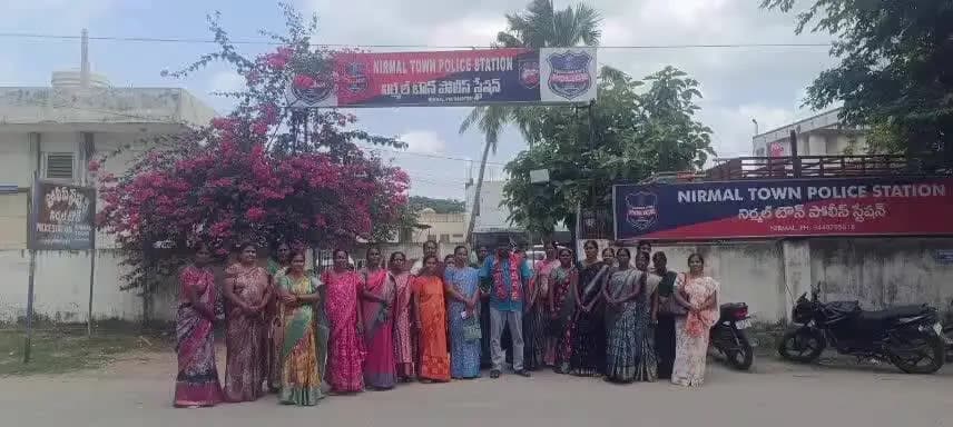 నిర్మల్: అసెంబ్లీ ముట్టడికి పిలుపునిచ్చిన ఆశా వర్కర్లను పోలీసులు అరెస్టు చేయడాన్ని ఖండించిన ఆశా వర్కర్స్ యూనియన్ జిల్లా అధ్యక్షుర