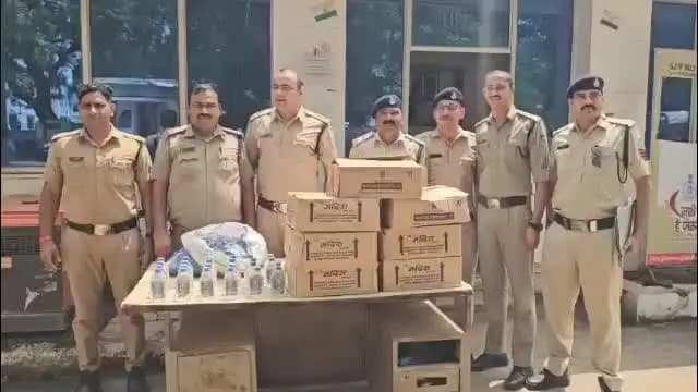 मुरैना नगर: गणेशपुरा में अवैध शराब अड्डों पर कोतवाली पुलिस का छापा, ₹60 हजार की देशी-अंग्रेजी शराब जब्त