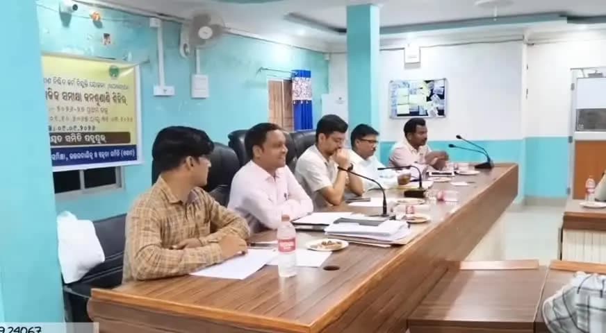 ରାୟଗଡା: ପଦ୍ମପୁର ବ୍ଲକ କାର୍ଯ୍ୟାଳୟ ପରିସରରେ ମନରେଗା ଯୋଜନାର ଜନ ଶୁଣାଣି ଶିବିର ଅନୁଷ୍ଠିତ