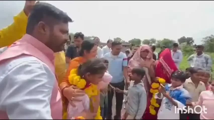 गंधवानी: धार के टांडा में पहुंची रेल ,केन्द्रीय राज्यमंत्री सावित्री ने कहा प्रधानमंत्री जी ने आदिवासी अंचल का सपना किया साकार