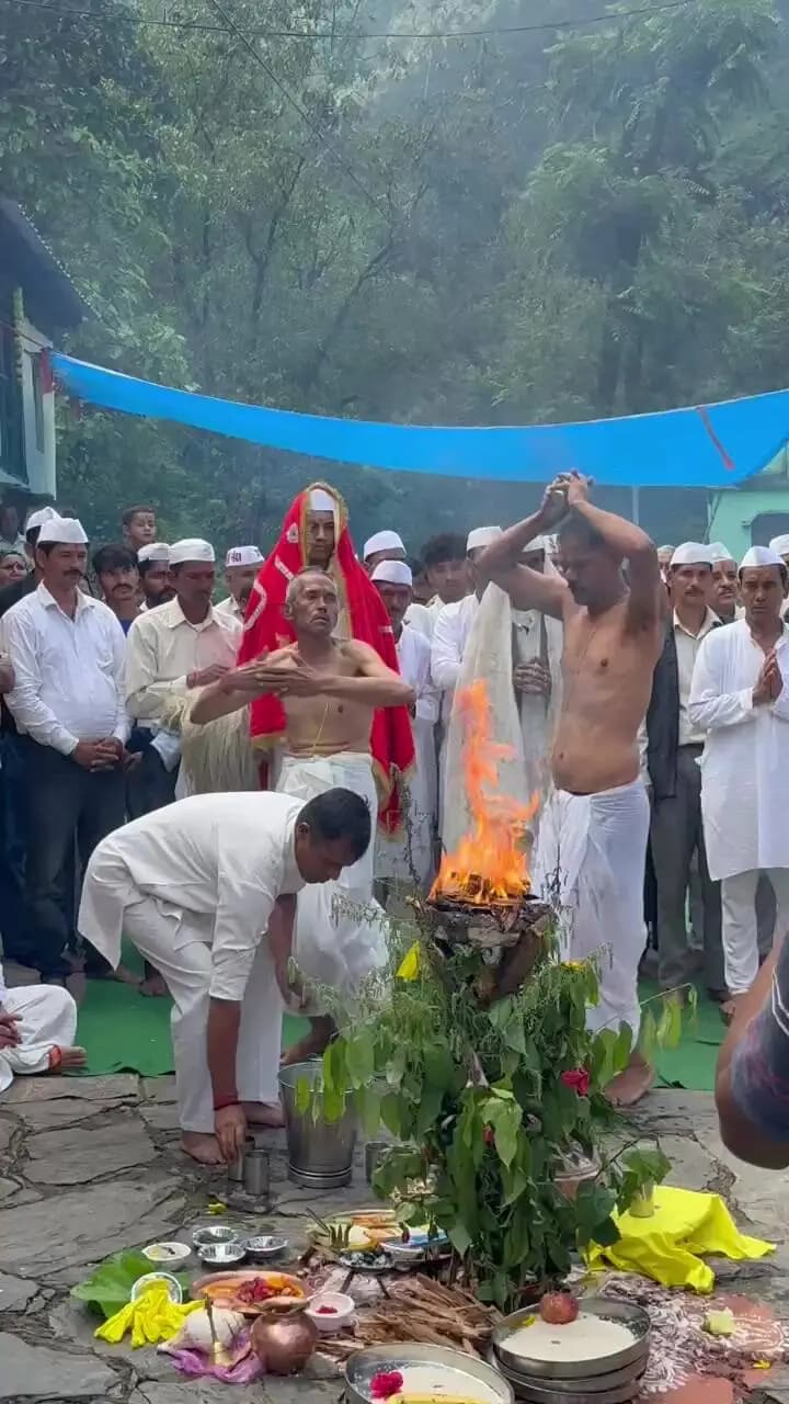 चौखुटिया: टेढ़ा गांव में माता नंदा का बार भरा, प्रतिदिन शाम को भजन-स्तुति