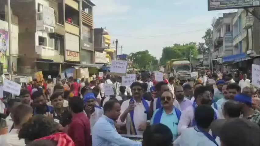 कुटुंबा: कुटुंबा में नाबालिग से दुष्कर्म के खिलाफ सड़कों पर उतरा जनसैलाब, आरोपितों को फांसी देने की मांग