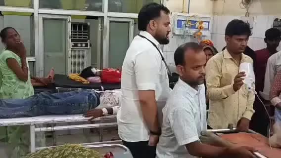 सिधौली: चौड़िया गांव के पास सड़क पर तेज रफ्तार ट्रक ने ऑटो को मारी जोरदार टक्कर, चार लोग हुए घायल