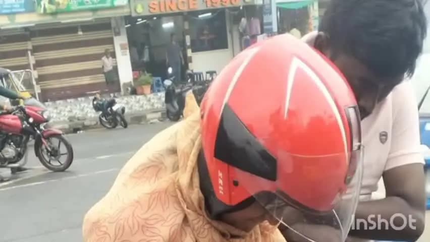బాపట్ల: బాపట్లలో స్కూటీని ఢీకొన్న ఆటో, మహిళ కాలికి తీవ్రగాయాలు.. స్థానిక ఆసుపత్రికి తరలింపు