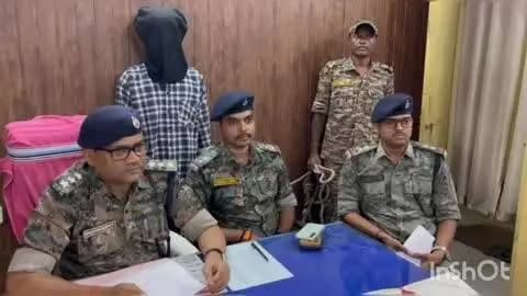 बालूमाथ: पुलिस ने बरवाटोली गांव से टीएसपीसी के नक्सली को किया गिरफ्तार, हथियार भी बरामद