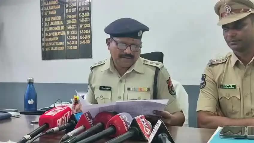 కరీంనగర్: నకిలీ ఉద్యోగ నియామక మోసం – ప్రధాన నిందితుడి అరెస్టు, వివరాలు వెల్లడించిన కరీంనగర్ ఏసీపీ వెంకటస్వామి