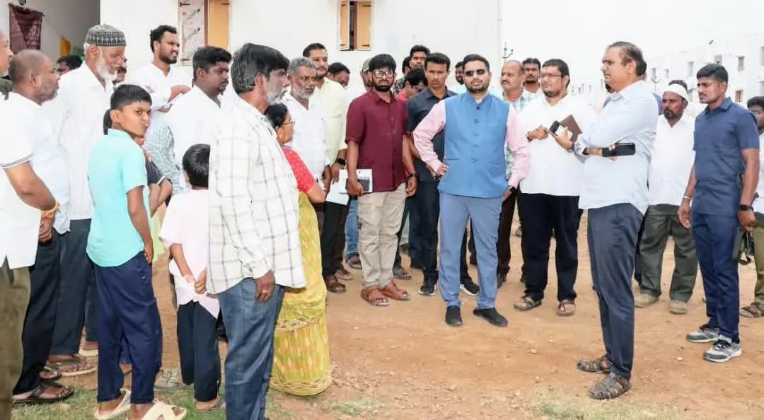 గద్వాల్: గద్వాల డబుల్ బెడ్ రూమ్ ఇండ్ల లబ్ధిదారులకు కలెక్టర్ వార్నింగ్