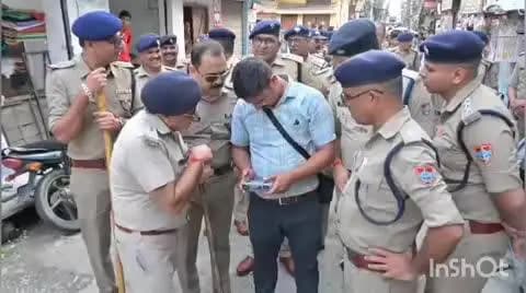 हल्द्वानी: बनभूलपुरा क्षेत्र में नैनीताल पुलिस ने निकाला फ्लैग मार्च, एहतियातन भारी पुलिस बल तैनात